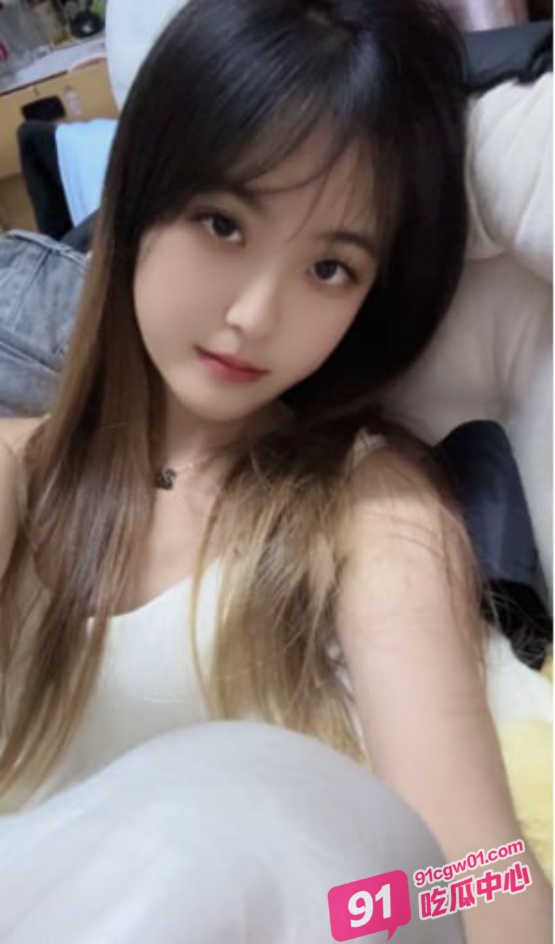 黑丝少妇龚文霞约两个男情人上门玩3p 骚劲儿大发 堪比少妇白洁！ 配图6