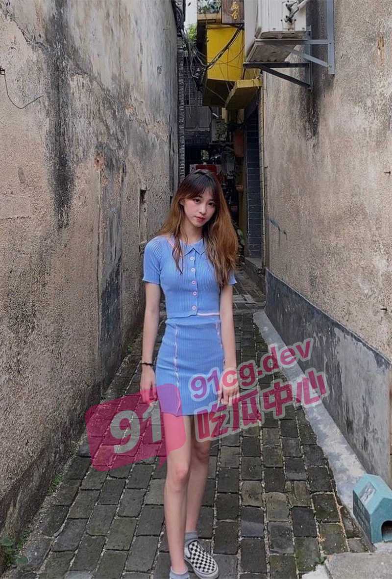 瓜友投稿前女友--长沙女大学生曹蕊 网吧厕所内口爆内射 “嘴巴张大点 含深点!”