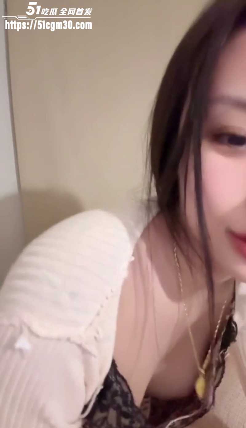 抖音众多美女主播走光闪点 5