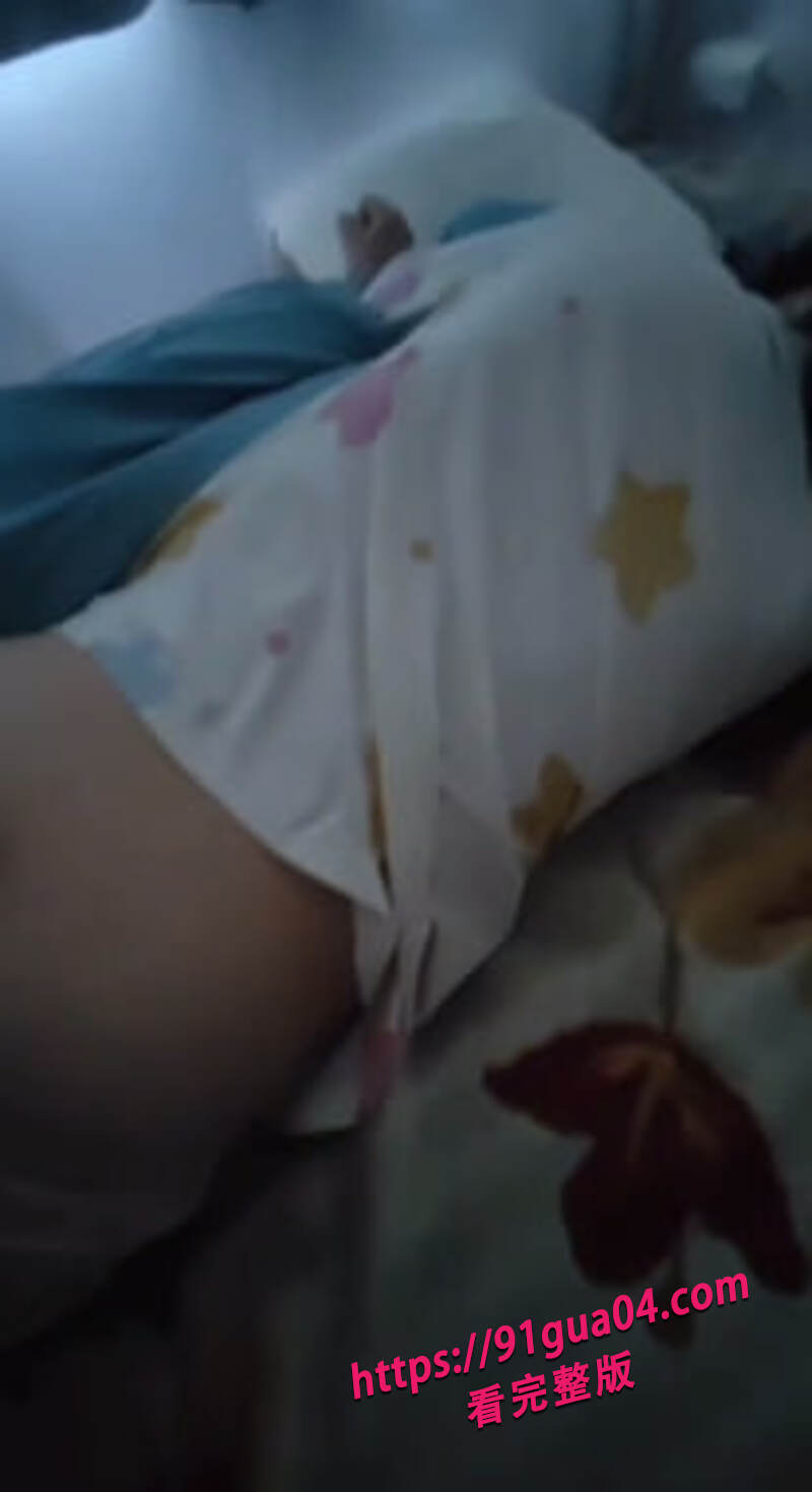 玩弄熟睡的小妈01