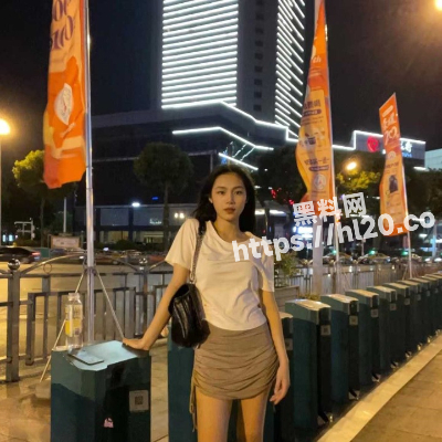 制服性感清纯女友与男友花式性爱视频流出 极品身材 穿上性感丝袜足交 足控必看！！