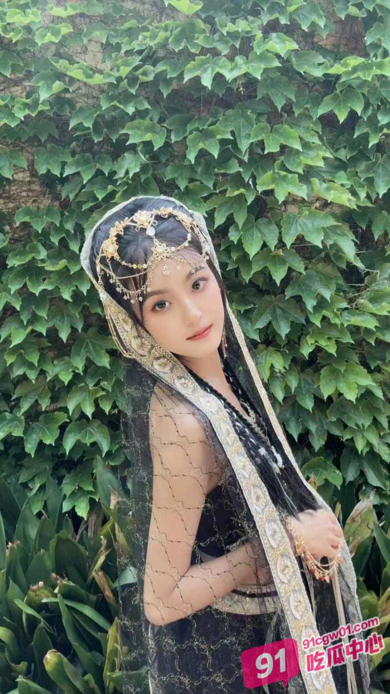 黑丝少妇龚文霞约两个男情人上门玩3p 骚劲儿大发 堪比少妇白洁！ 配图4