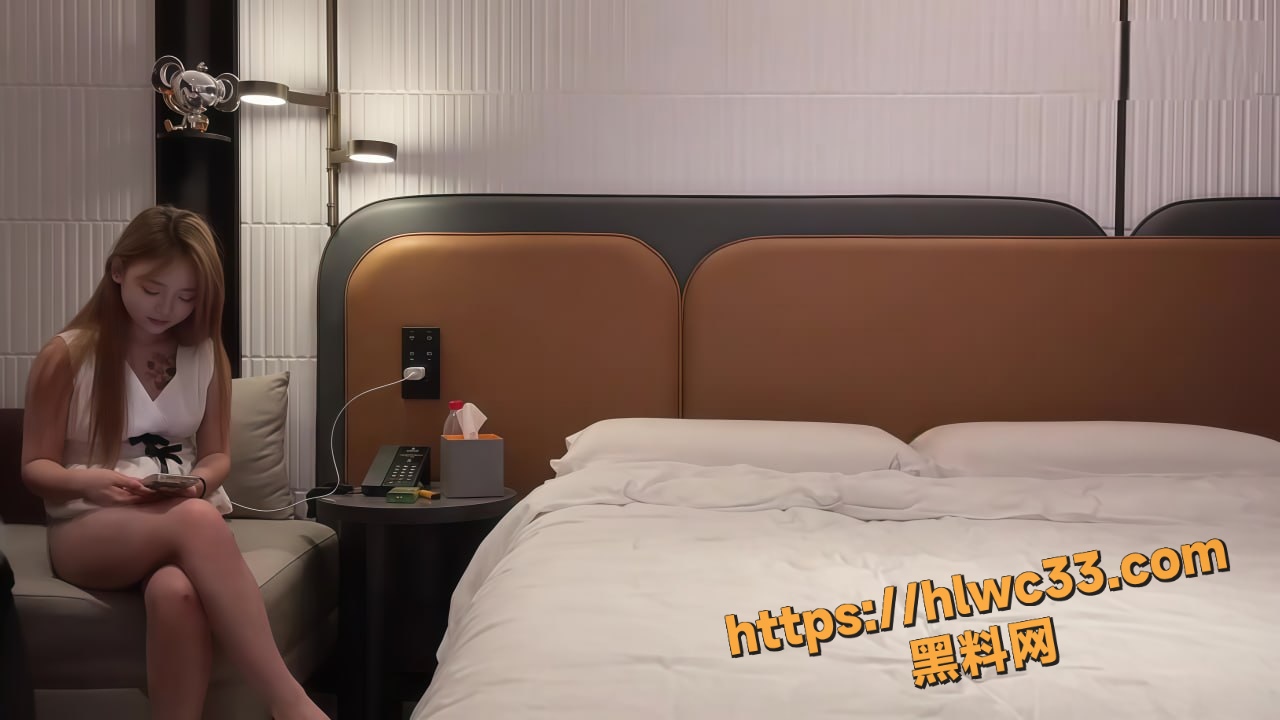 探花 成昆 约炮刚成年的美女 青涩的表现激发快感 这个欲望探索之夜注定难忘