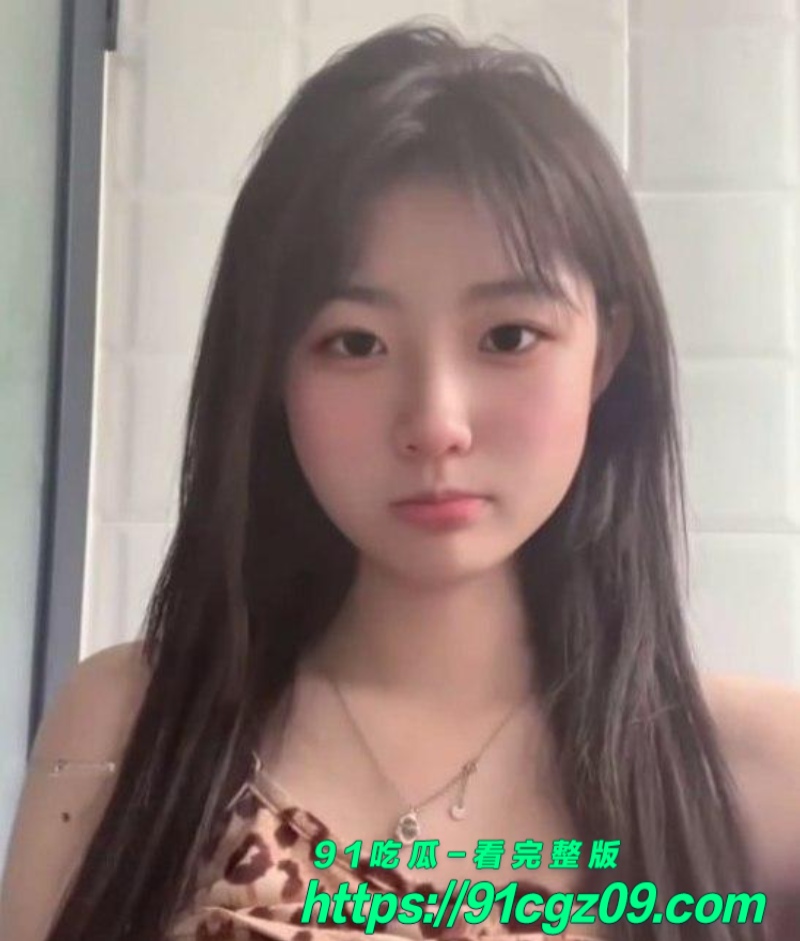 快手乳晕萌妹全裸热舞 娇小白嫩细腰美腿 火辣福利反差诱惑