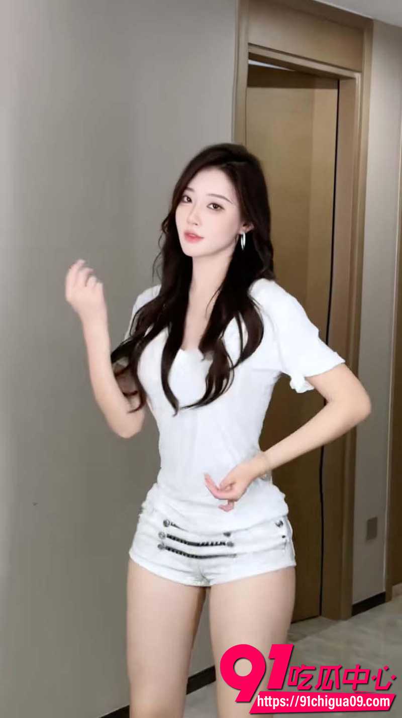 抖音130万粉丝网红O泡果奶  6