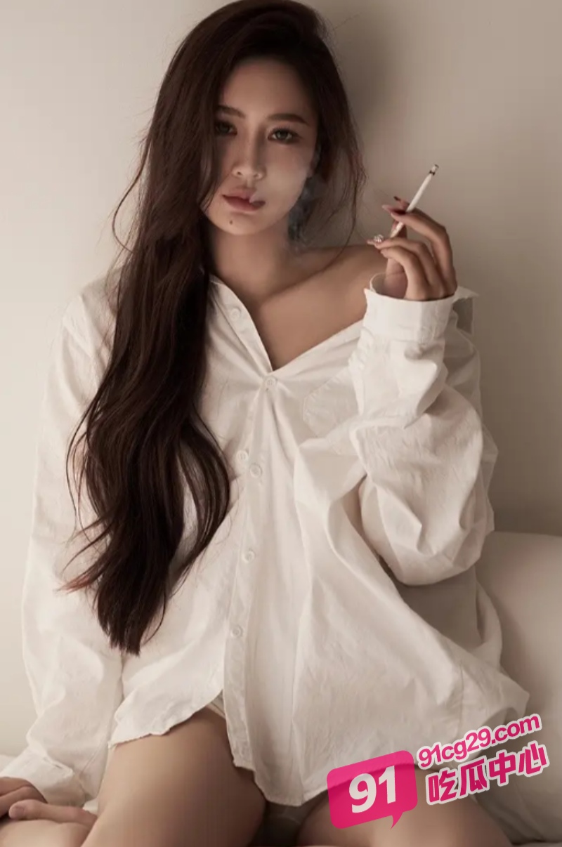 白衬衫嫩妹王敏然被好闺蜜曝光付费卖逼视频 原因竟是恶意竞争高价单子？ 配图3