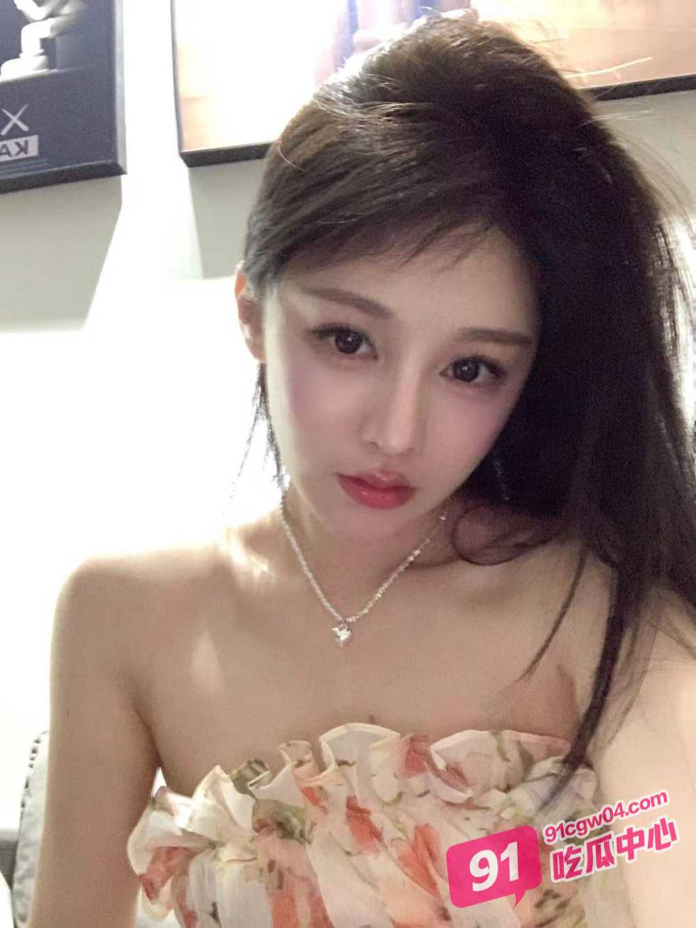 为了勾引老板 onlyfans网红kyubunx晃动大奶 在家拿出假鸡巴操逼拍视频