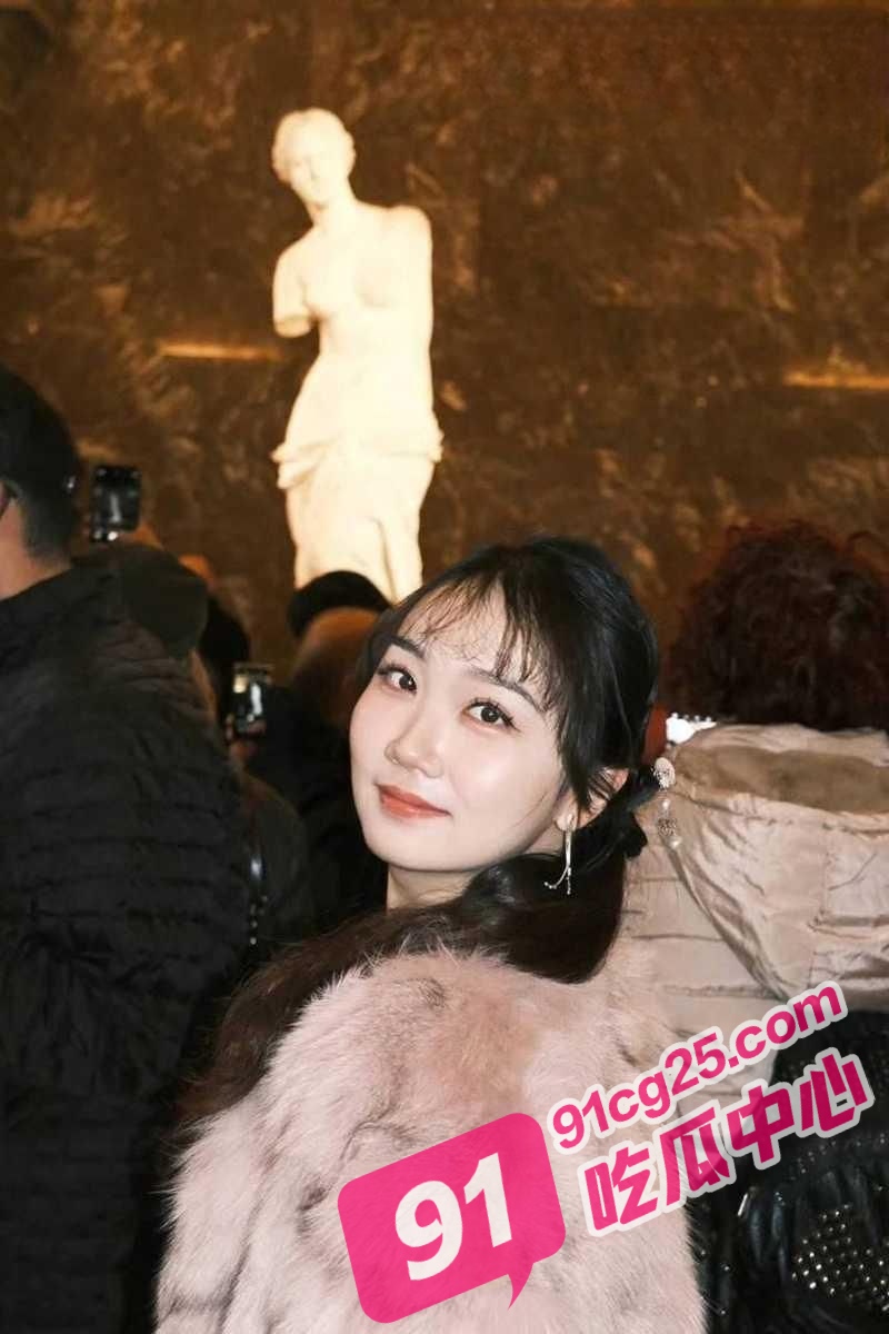 上海外国语大学 王静瑶 狂舔大哥菊花和脚 屁眼被强行灌肠痛得嗷嗷叫！