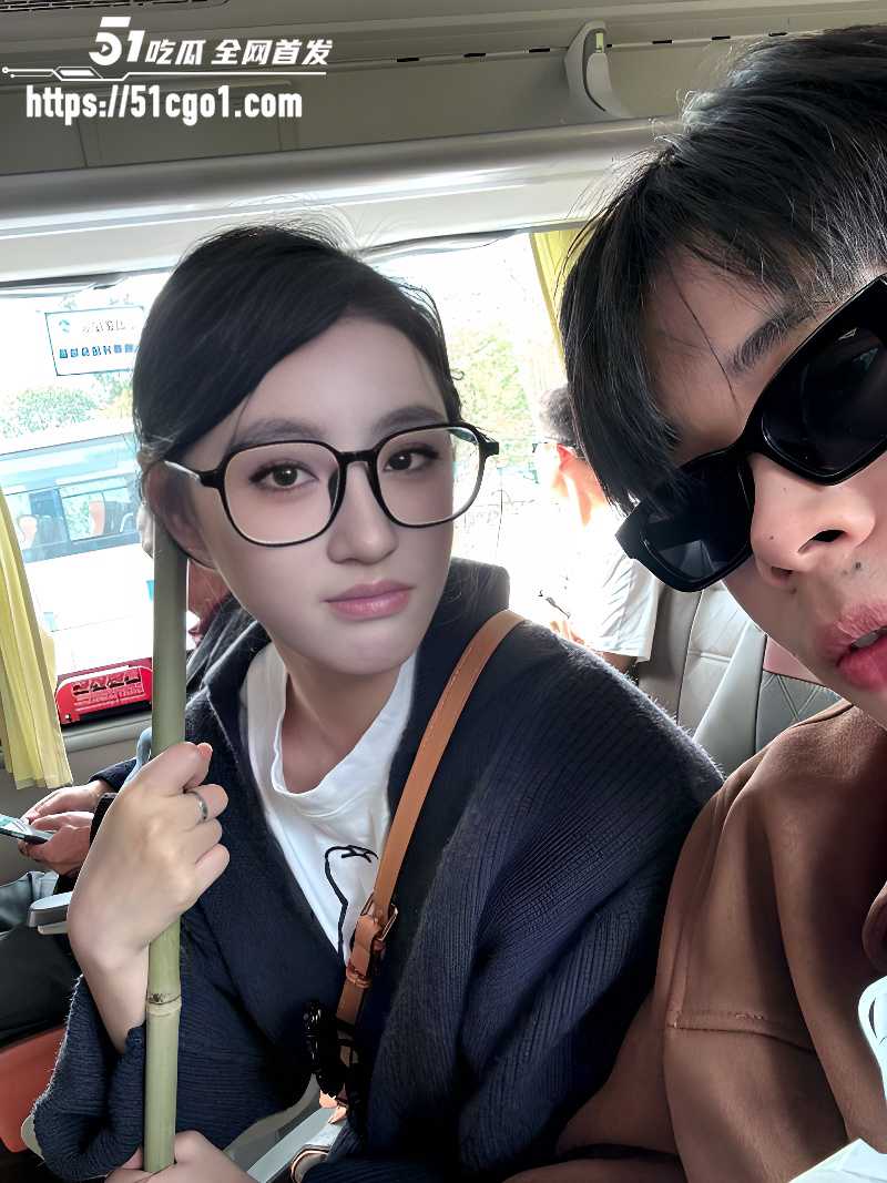 赵艺欣人前人后反差感极大4 赵艺欣人前人后反差感极大4