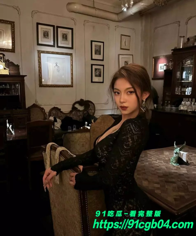 抖音7.2万粉丝女网红想和你做自慰3水印版