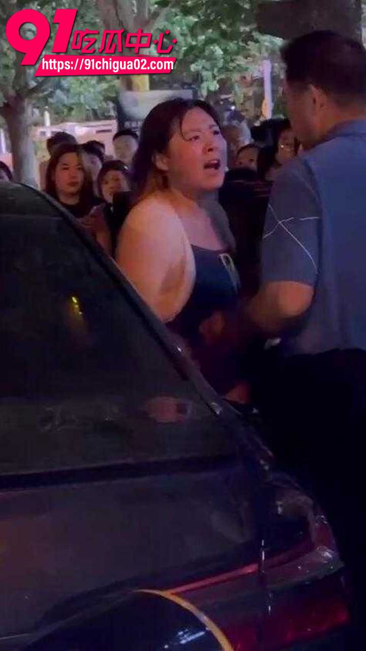 山东临沂沂南县奥迪A6抓奸事件 5