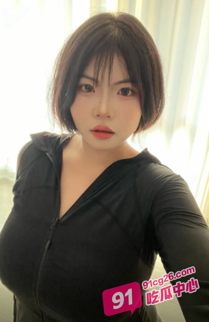 小情侣日本性爱之旅 咖啡间大胆做爱 不敢叫出声憋得满脸通红！ 配图2