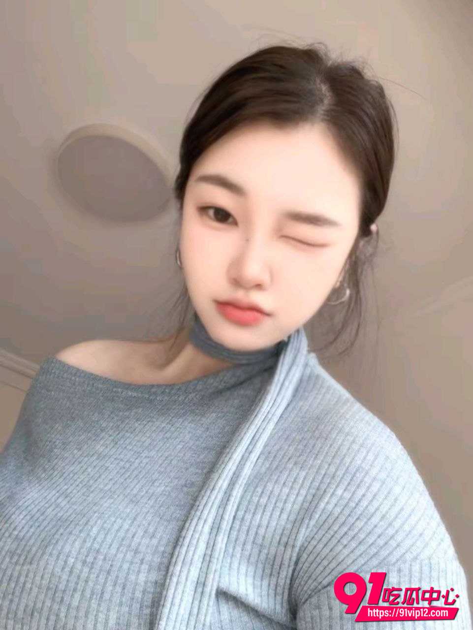 广东东莞小骚货口技了得！舔得中年男主不要不要的 夫妻玩花样高难动作尺度炸裂