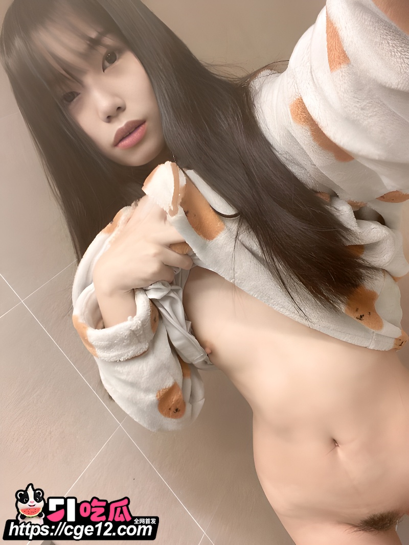 贫乳大学生居家自慰私拍 1 贫乳大学生居家自慰私拍 1