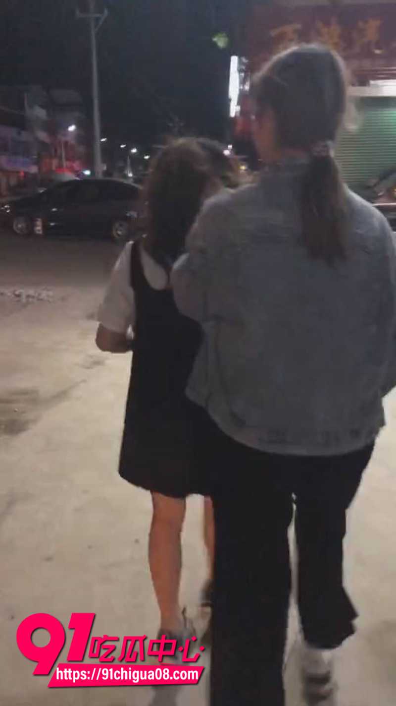 潮汕精神小妹街头霸凌柔弱女孩6