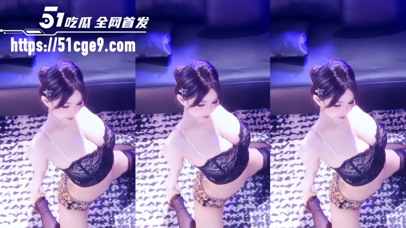 极品巨乳网红 捏捏小Y脸 4