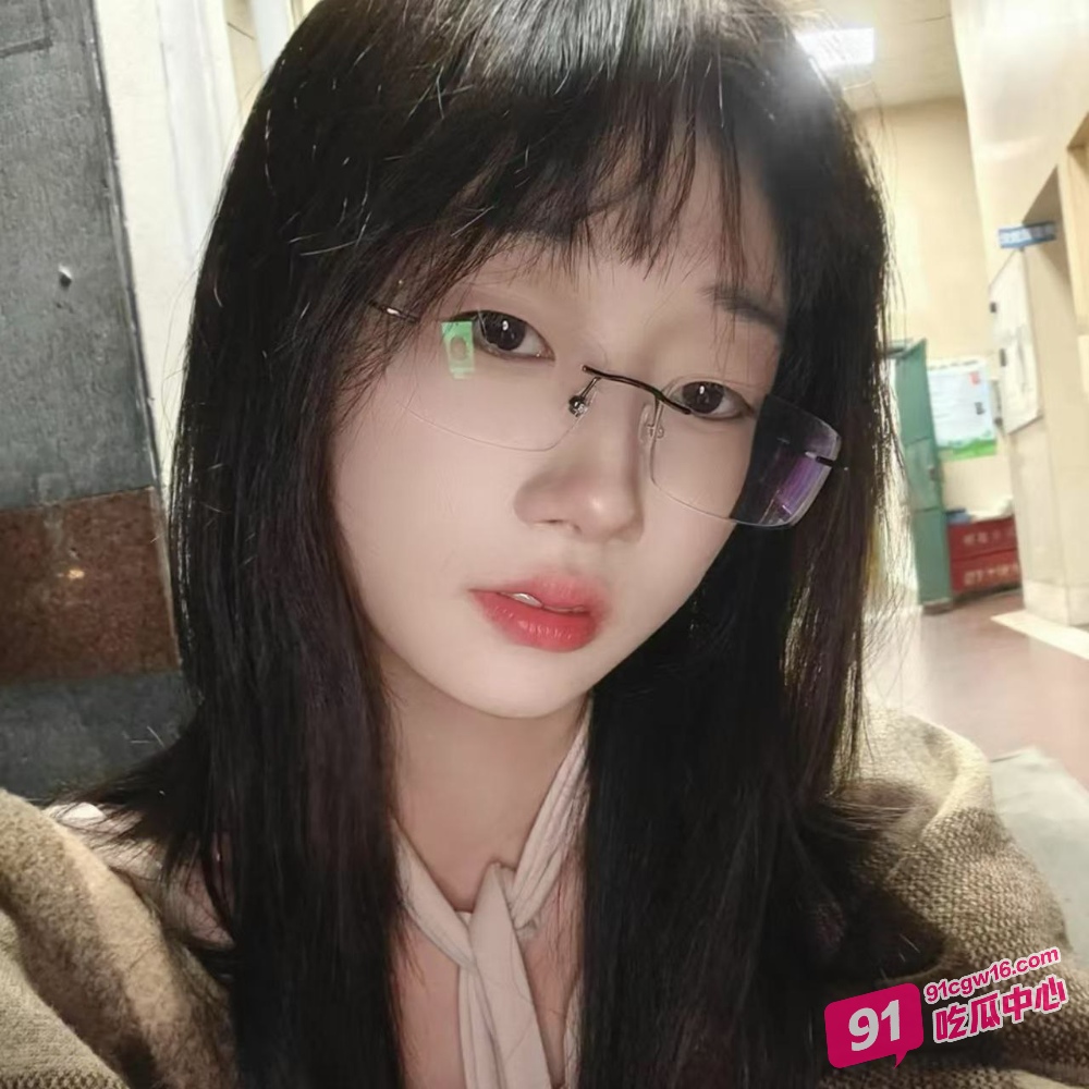 调教妹妹的性感同学 美腿白嫩修长翘臀肥美的小母狗 穿着海军服实在太性感了！