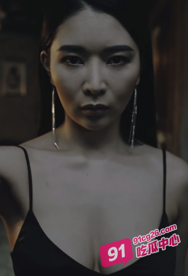重口味慎入 女触手淫魔潜入人类社会奸淫美女老板 这是plus版捆绑play? 配图2