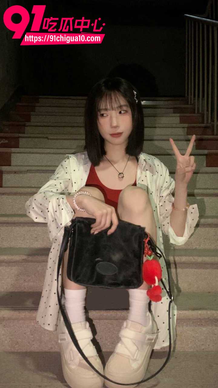 哈尔滨清纯嫩妹唐希若私拍流出 完美露脸跪舔粗鸡巴深喉吞精 黑丝蕾丝翘臀后入猛干