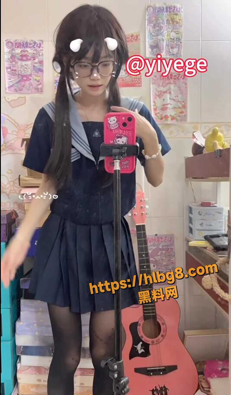 推特女菩萨 yiyege 极萝莉 超真实自拍全裸展示稚嫩胴体 手指狂扣粉嫩小穴！