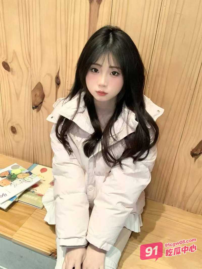 杭州白嫩性感美女被闺蜜男友迷奸 大长腿性感诱人 被无情蹂躏虐玩后啪啪~ 配图3