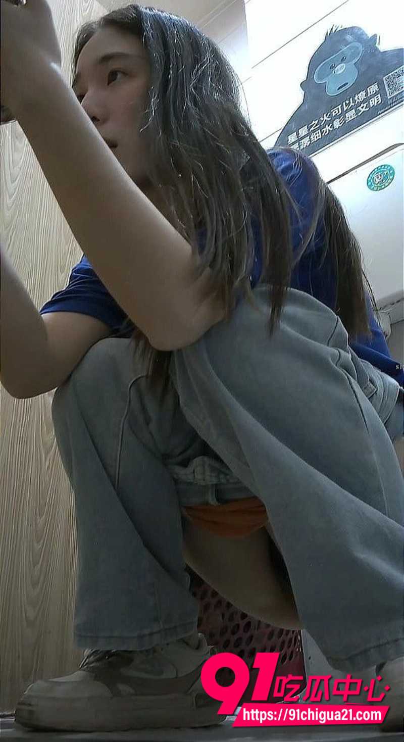 国产美女厕所偷拍2 国产美女厕所偷拍2
