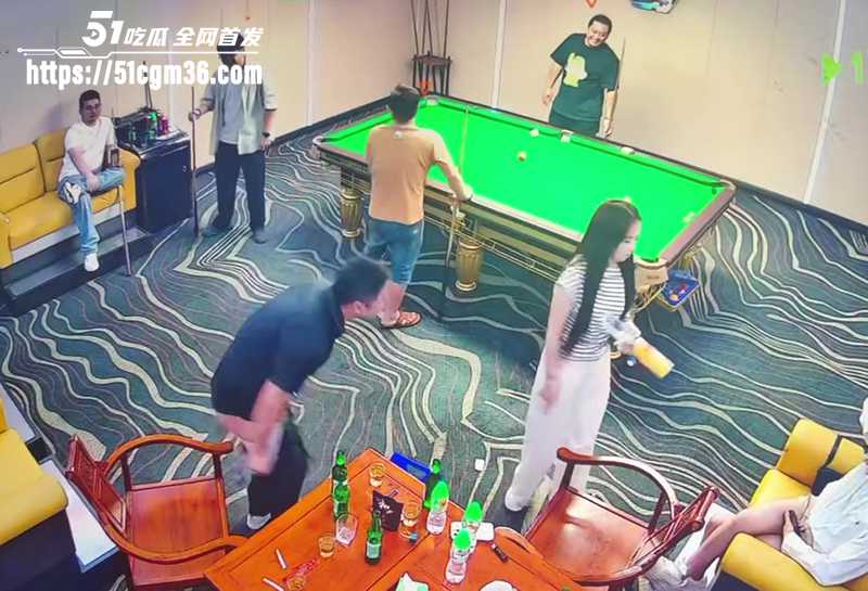 台球厅脱裤露出视频曝光 2 拷贝 台球厅脱裤露出视频曝光 2 拷贝