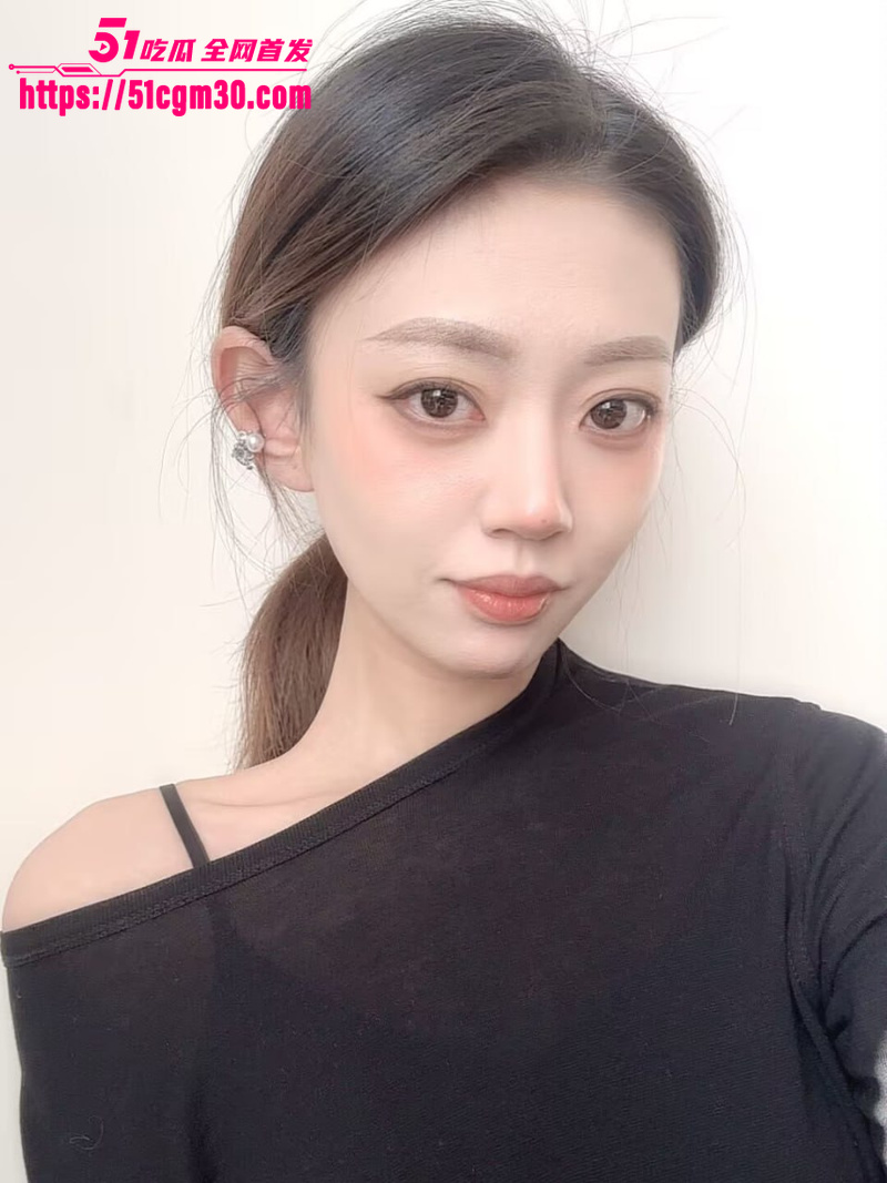 广州淫妻 陈嘉慧 性爱合集放送 2 广州淫妻 陈嘉慧 性爱合集放送 2