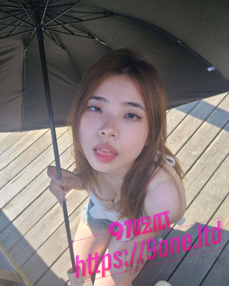 南京邮电大学李琦玉 揭开清纯女大的遮羞布 酒店被调教颜射!