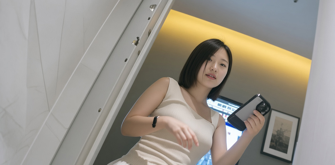 厕拍大神8月底偷拍新作 在KTV女厕安装针孔偷拍 多位高颜值美女逼脸同框羞耻画面曝光