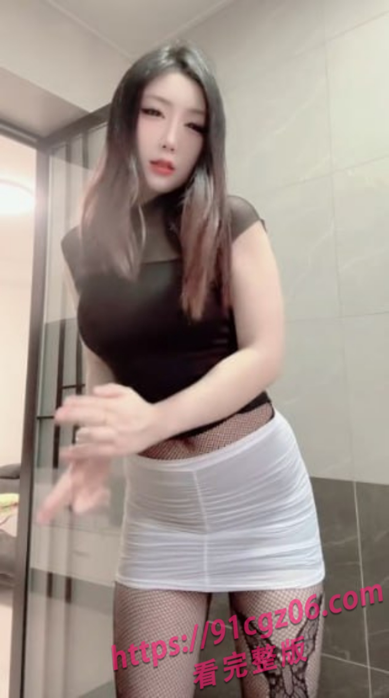 快手高颜值网红 05年的姨姨2.jpg