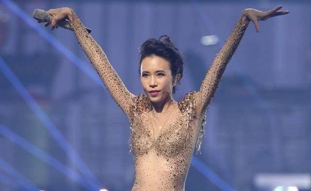 自律有多可怕?看看莫文蔚的腿、杨丽萍的背和许晴的臀,就知道了