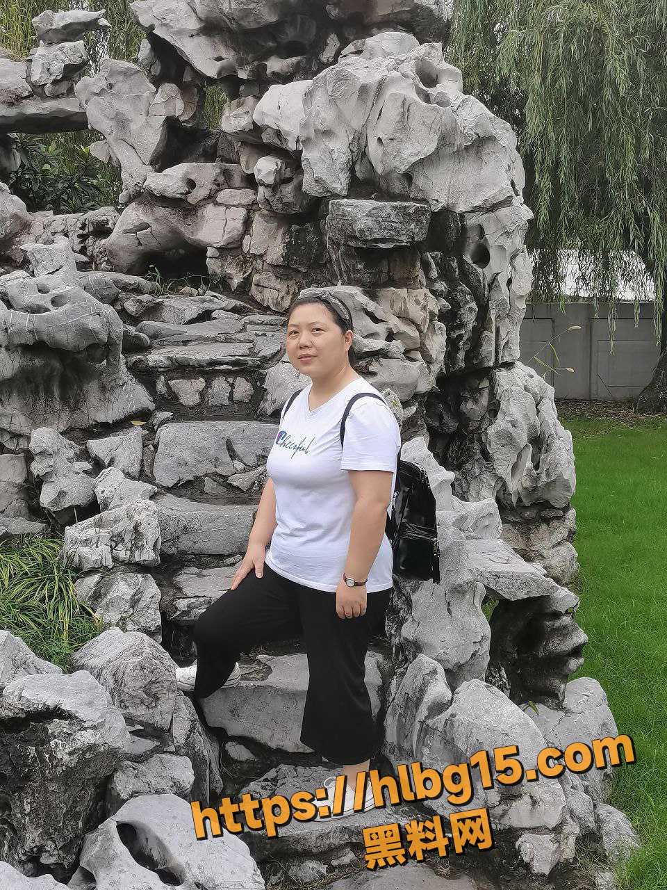 扬州大孝子趁爸爸出差用手机熄屏软件偷拍肥母老妈梁燕霞洗澡！独家爆料