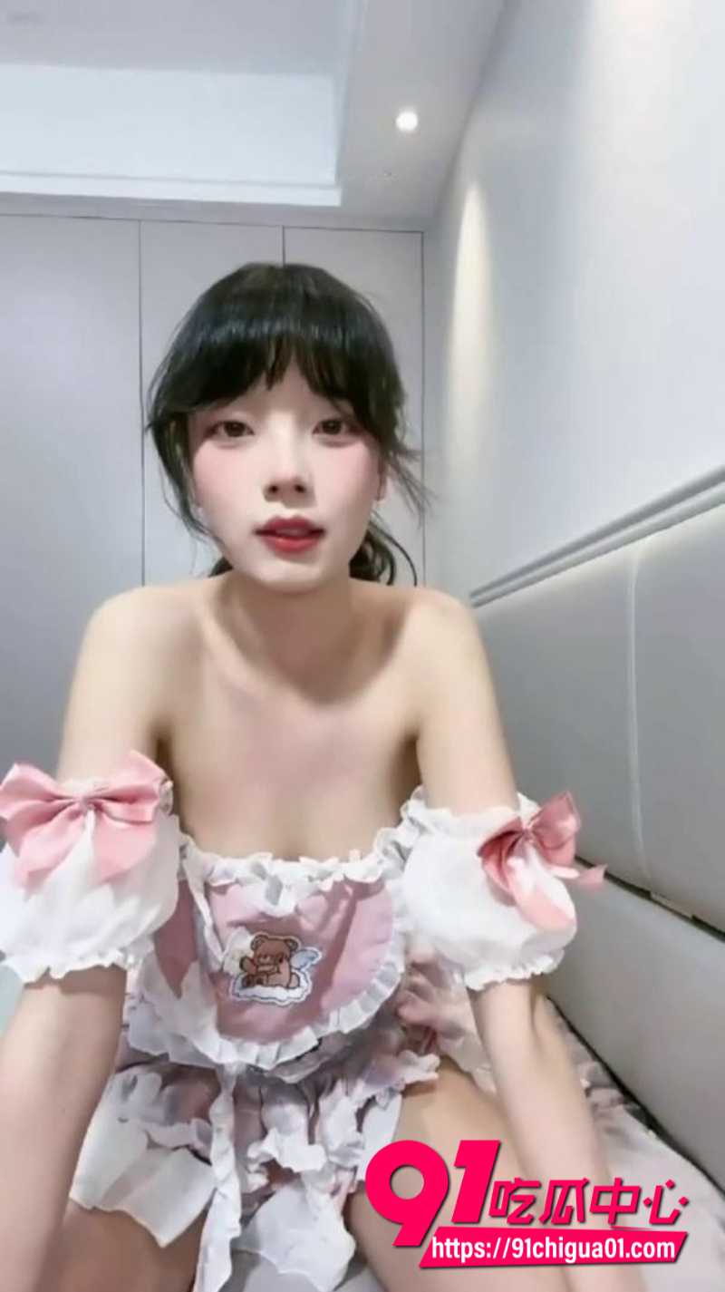 清纯反差骚妹梦梦 被金主重金一对一调教 阿黑颜小母狗脸穴同框娇喘颤抖臣服