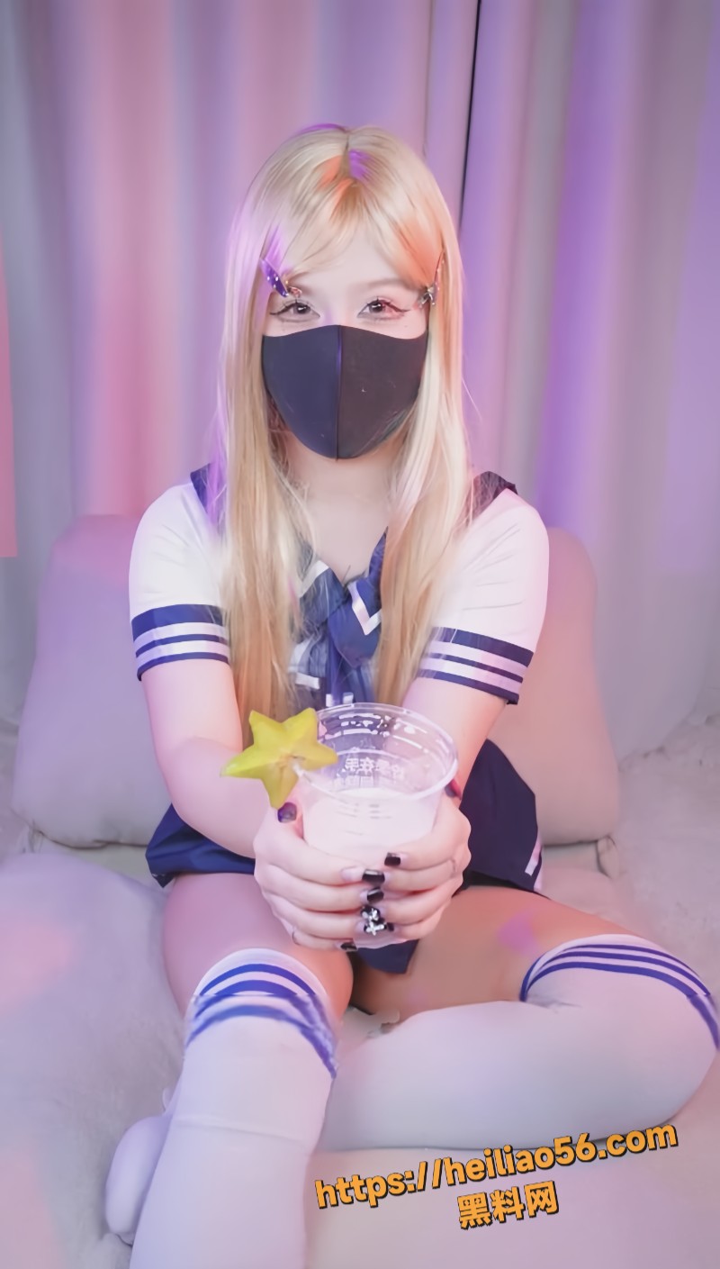 极品福利姬 小狗pro-Puppypro 重口新作人形饮品机 用骚穴与肛门调配草莓牛奶！