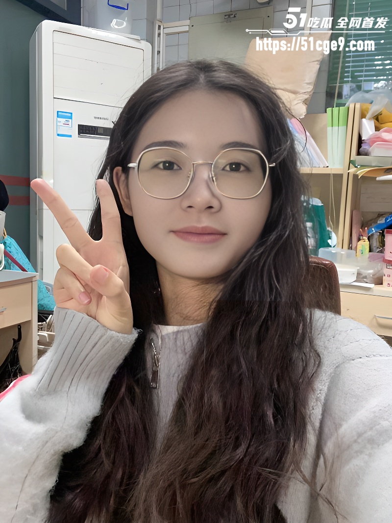 大学眼镜婊 被男友调教成专属性奴 1