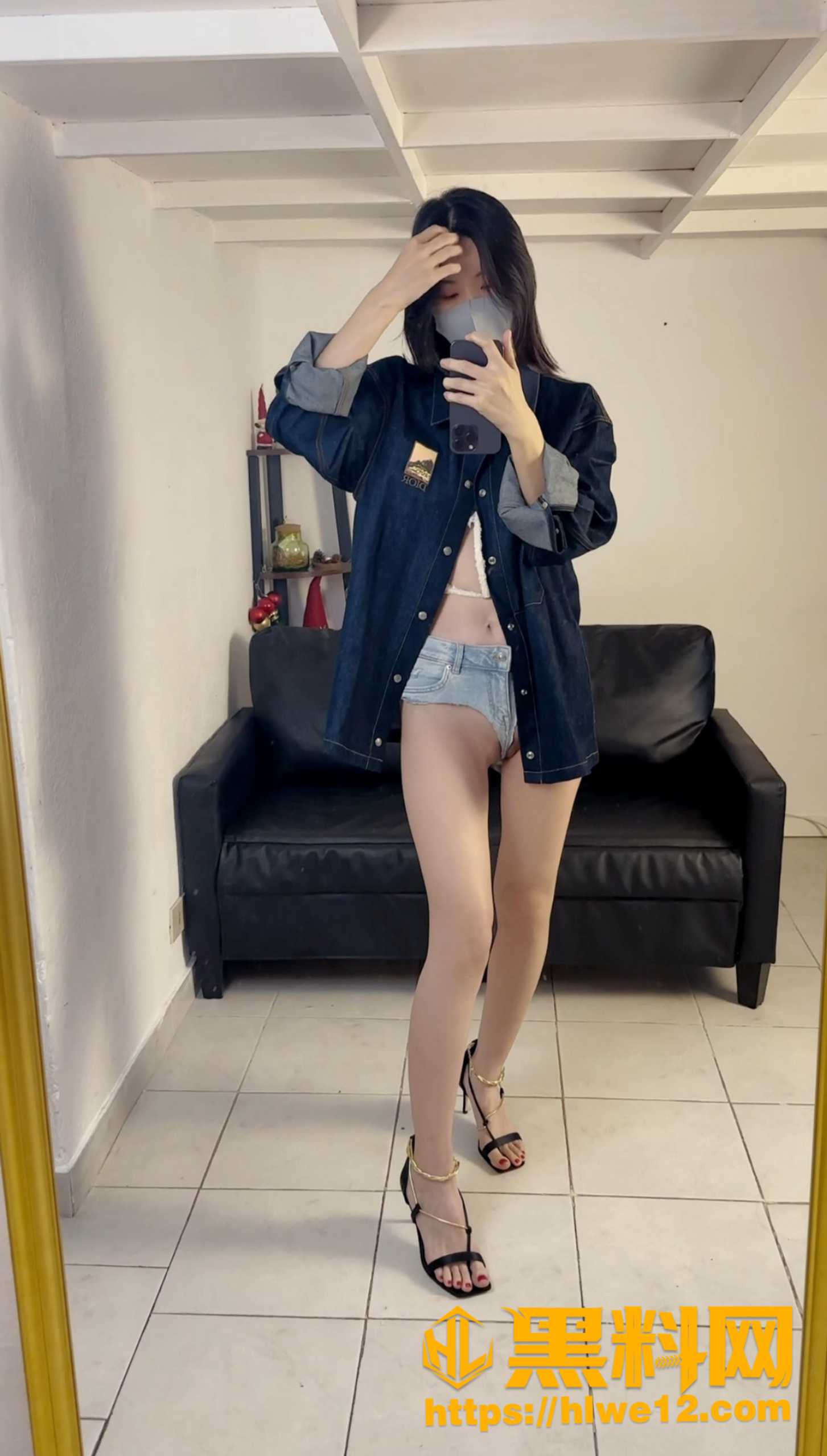 OnlyFans高颜值女神 TheJessieJiang 嫩穴自慰 沙发被淫水浸湿