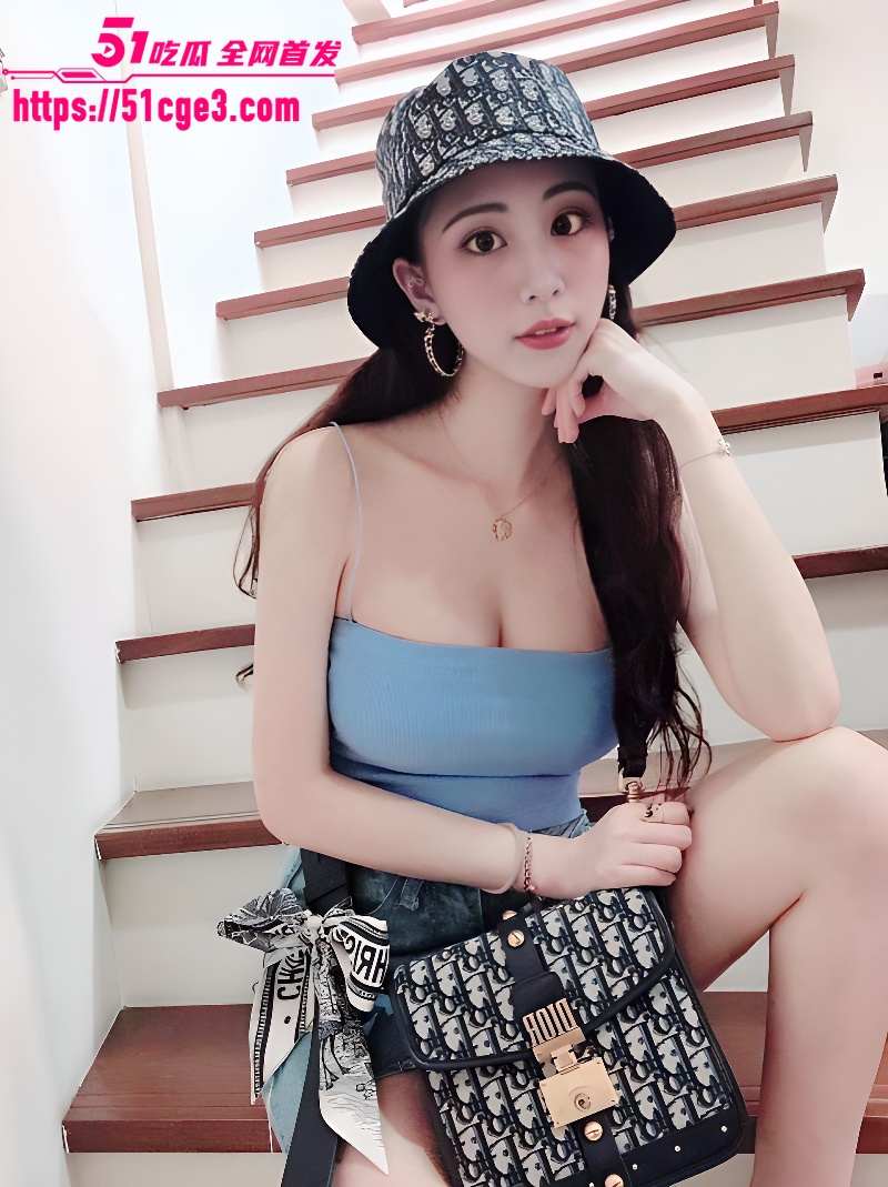 推特约炮大神把极品巨乳小骚货约到做爱 1