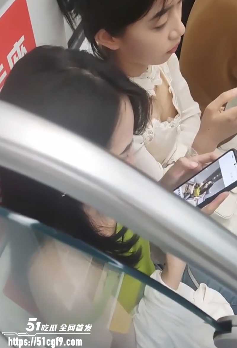 地铁高抄抓拍抄胸 9 拷贝
