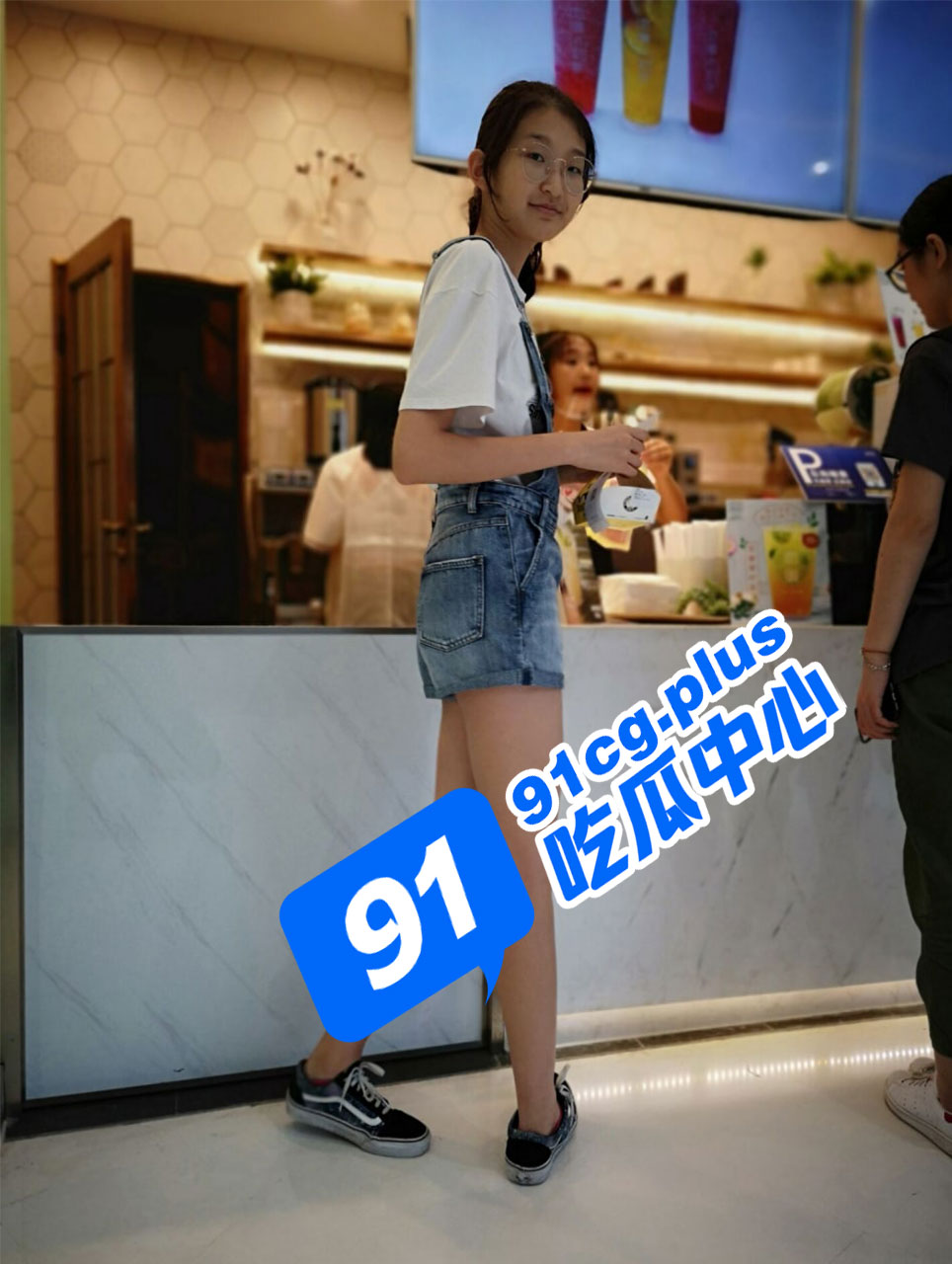 高三学生的成年礼~刚满18岁的高三学生迎来自己的成人第一课:深度调教