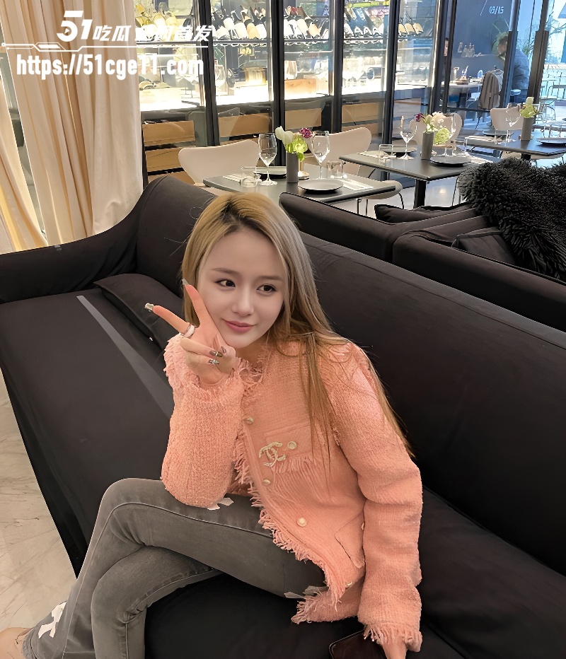 抖M富家女本质骚母狗 御姐两女共侍一男 1