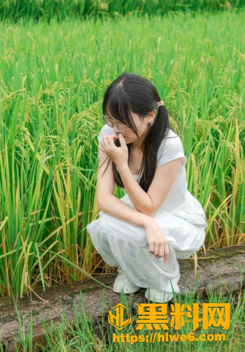 超嫩反差大学生 口罩眼镜妹 私人定制吊带开裆自慰实录视频流出