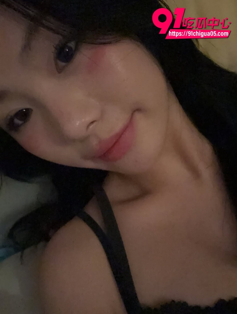 在社交媒体上坐拥4.9万粉丝的极品高颜值B奶10 在社交媒体上坐拥4.9万粉丝的极品高颜值B奶10