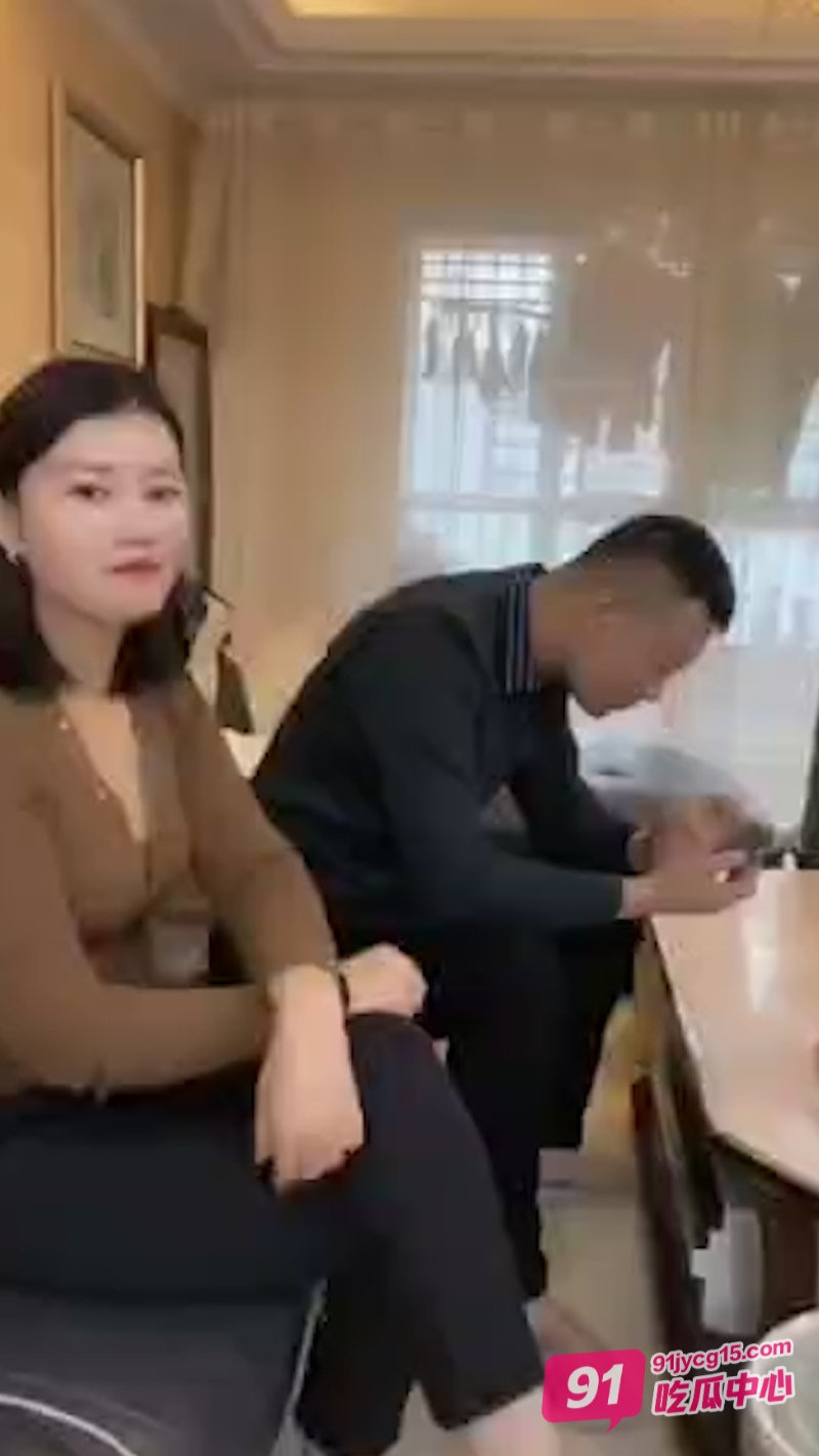抖音新沂市特色八大碗喜剧传媒和网红晴晴子 私底下交情劲爆！ 配图2
