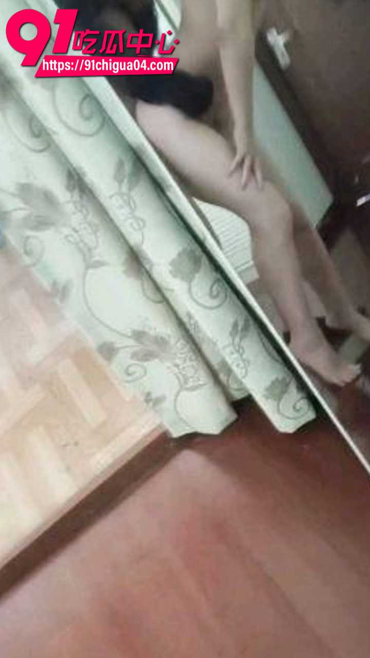 趁老婆睡觉,鬼父夜潜18岁女儿卧室,疯狂的蹂躏女儿嫩胸和嫩穴7 趁老婆睡觉,鬼父夜潜18岁女儿卧室,疯狂的蹂躏女儿嫩胸和嫩穴7