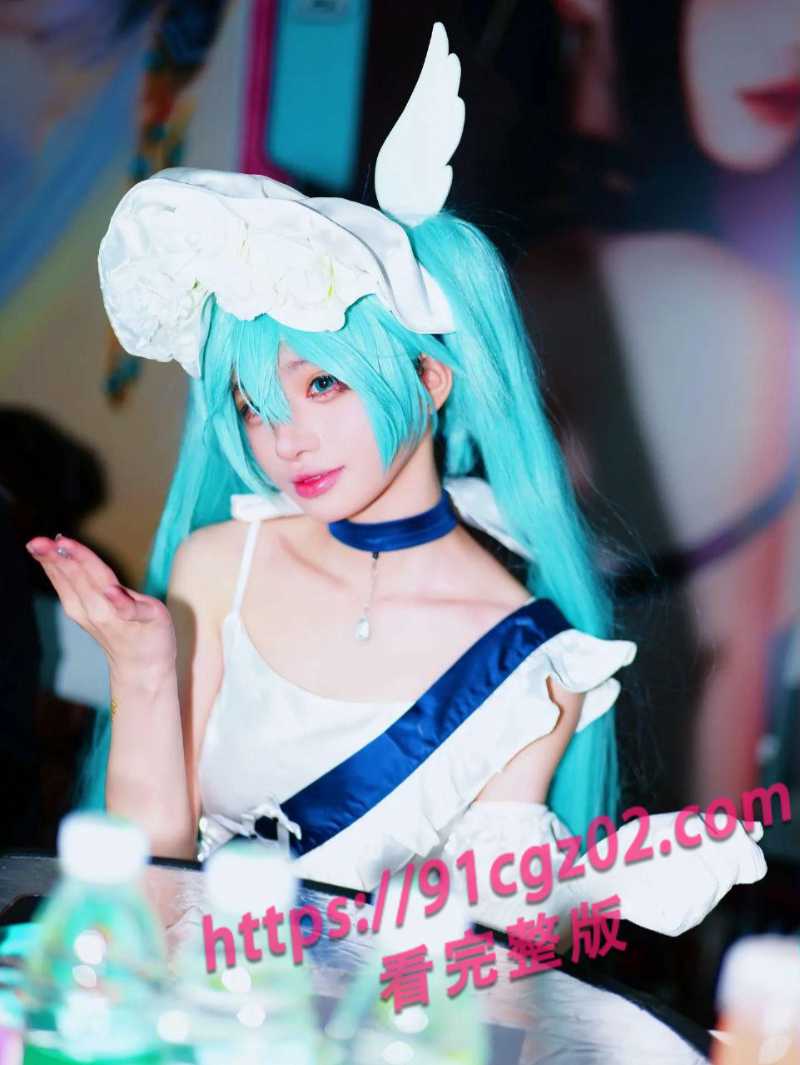 抖音女网红吱四17素材水印版