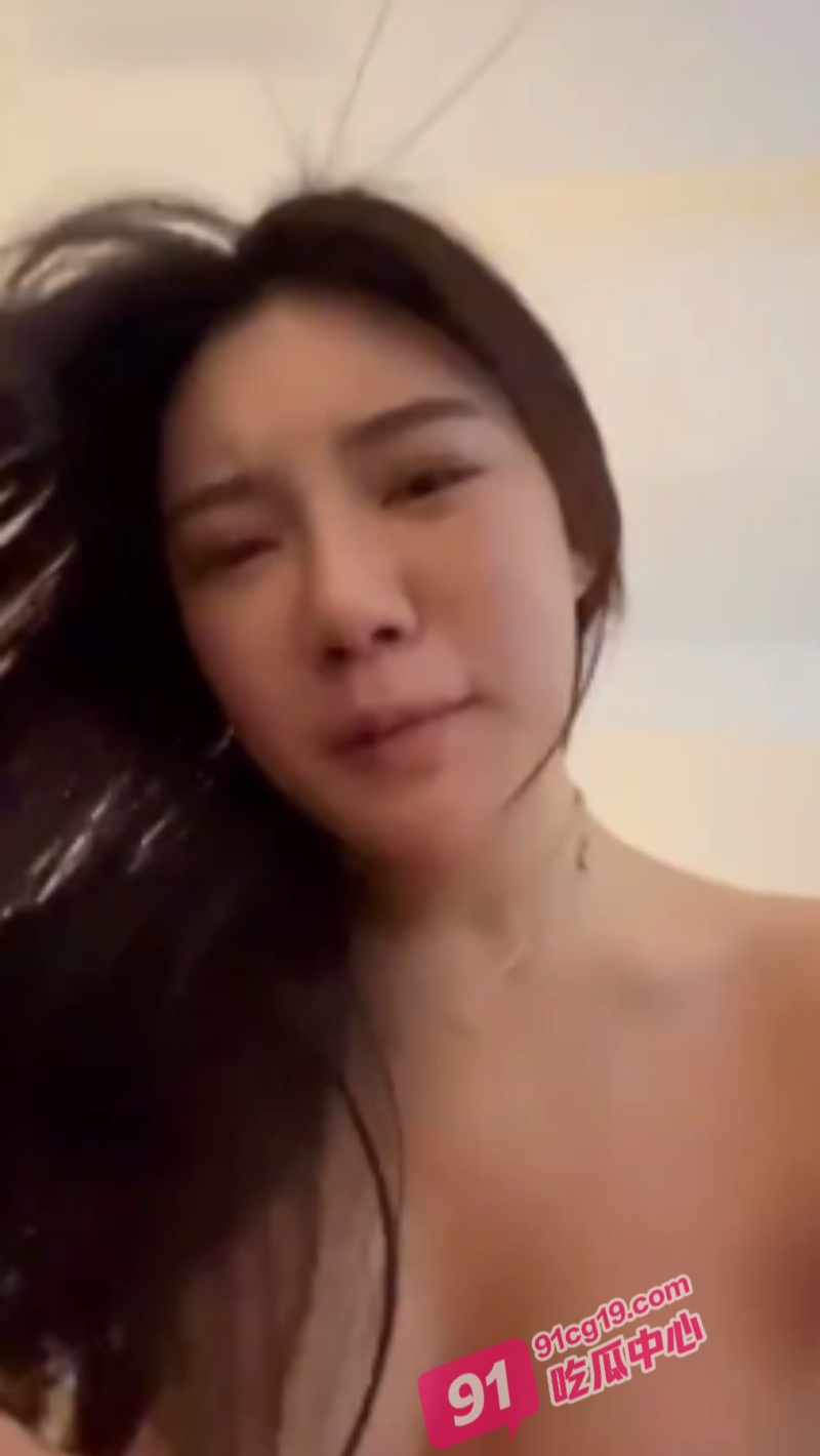台湾美容师私房约拍 干一炮就免单 谁知摄影师转身就投稿卖钱！ 配图4