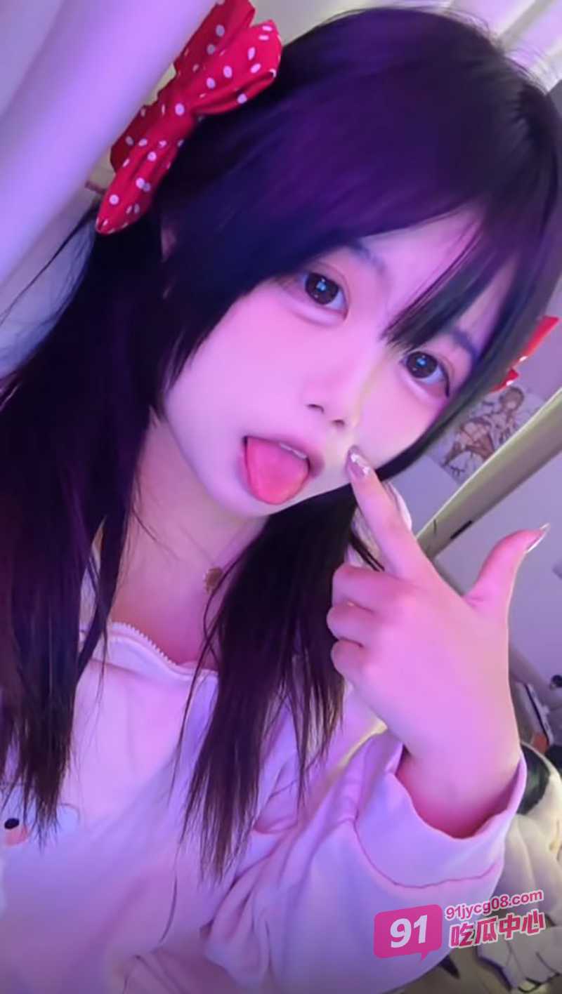 抖音萝莉系网红幸酱 最新私拍流出 无辜脸小萝莉泳池边全露自摸!
