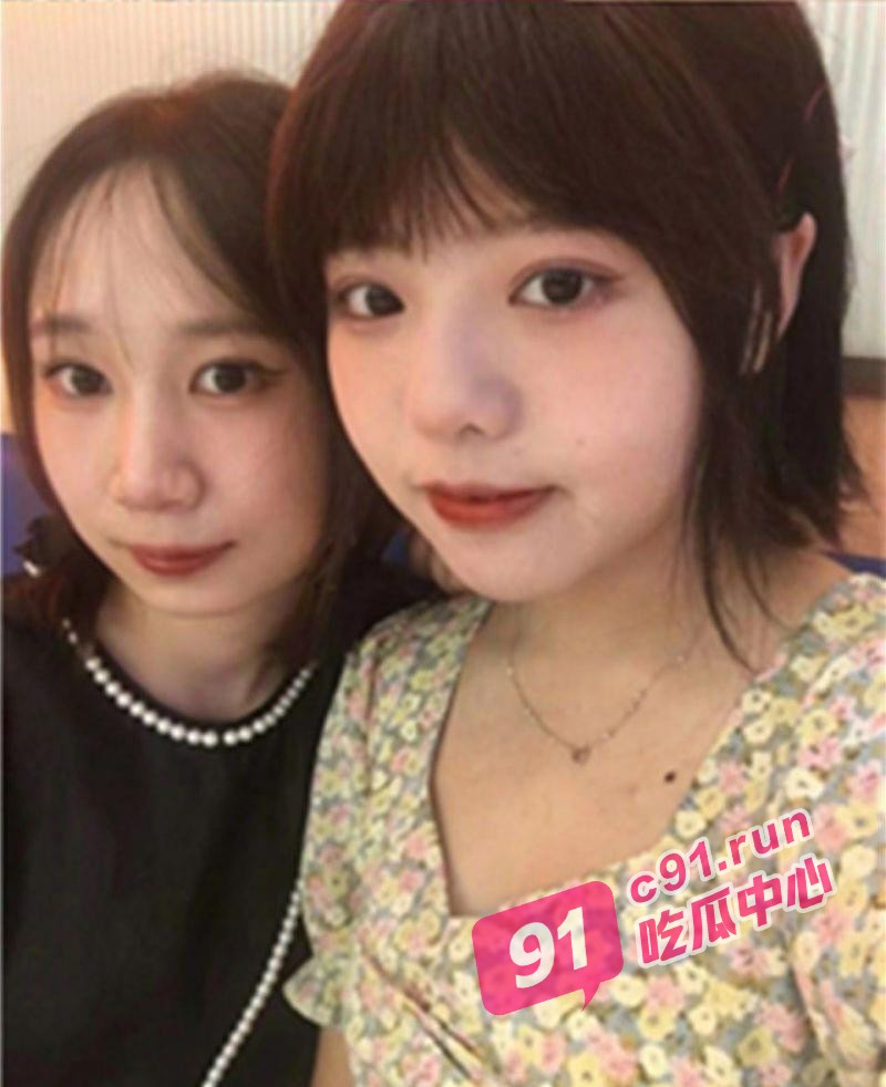 童颜巨乳李月 甜美面庞又骚又浪 主动上位骑乘！