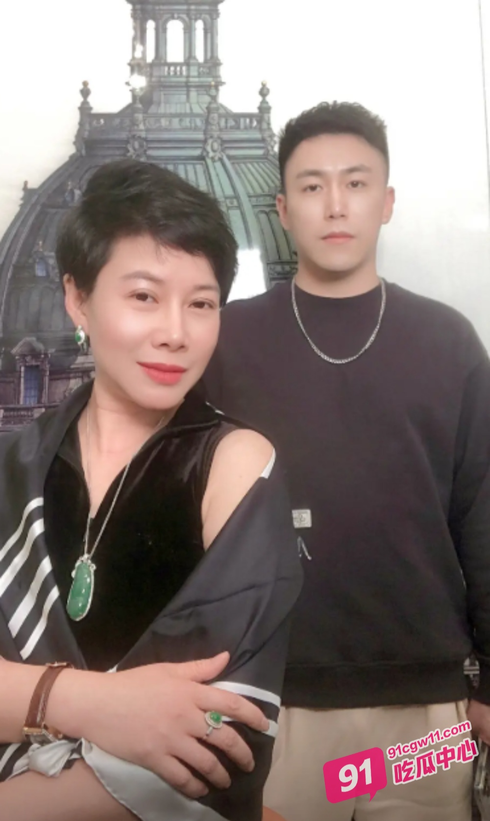 海角乱伦大神新作 包容的岳母 丈母娘床上管我叫祖宗 下了床骂我是畜生 配图3